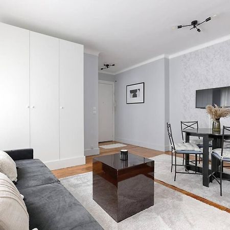 Matignon Saint-Honore : Magnifique Appartement 1Br Paris Extérieur photo