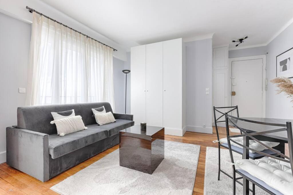Matignon Saint-Honore : Magnifique Appartement 1Br Paris Extérieur photo