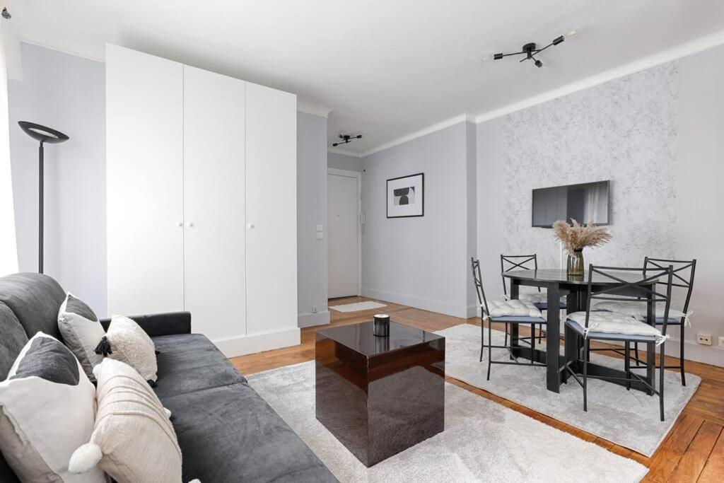 Matignon Saint-Honore : Magnifique Appartement 1Br Paris Extérieur photo