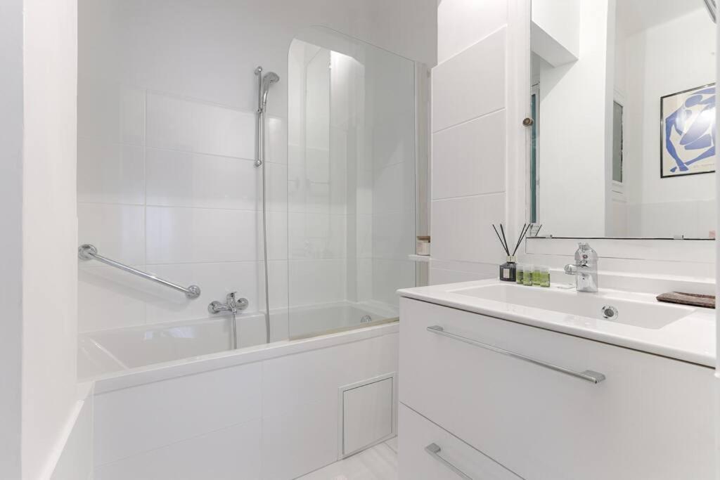 Matignon Saint-Honore : Magnifique Appartement 1Br Paris Extérieur photo